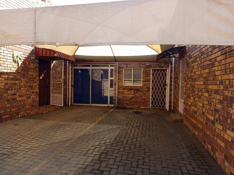 2 Bedroom Property for Sale in Hospitaalpark Free State